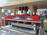 全自動(dòng)柔軟線(xiàn)卷料壓痕模切機(jī)(AT-17)